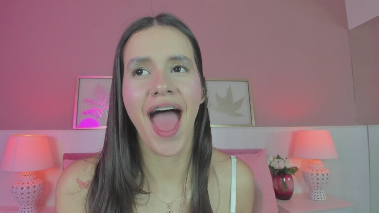 LuanaDavis's Streamate show and profile