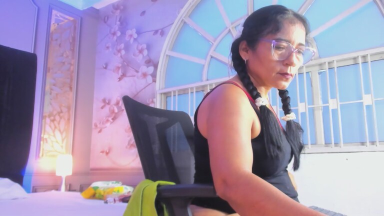 mature_bigass's Streamate show and profile