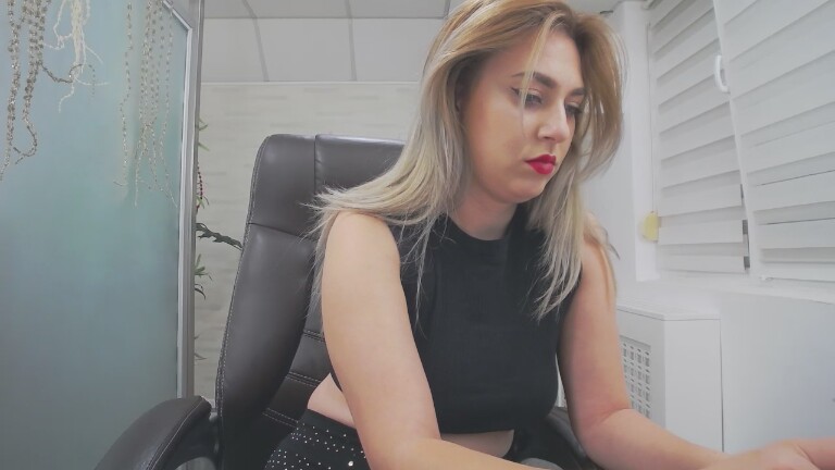 AvaBlueX's Streamate show and profile