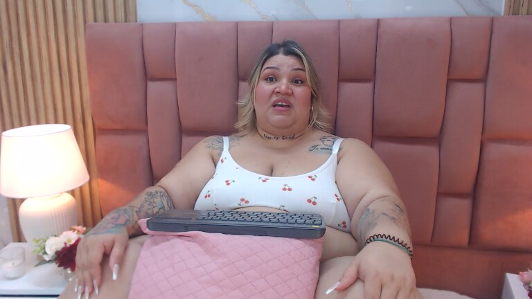 Evaverse's Streamate show and profile