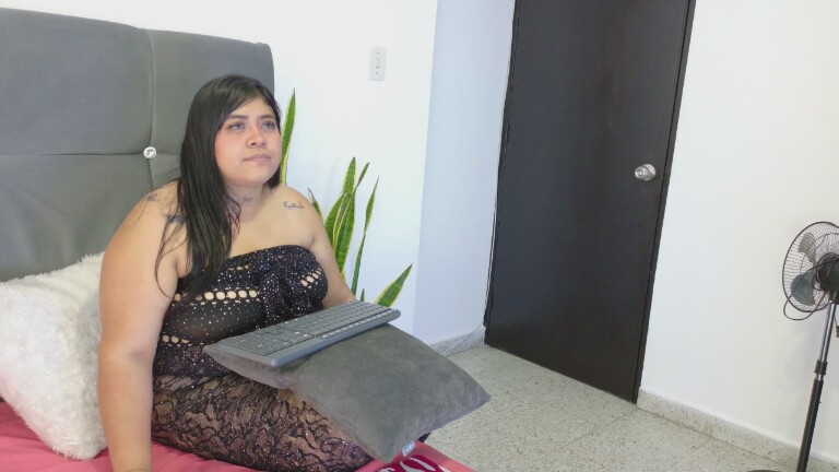 ema_foxyy's Streamate show and profile