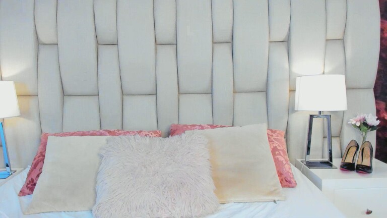 ValenShaw's Streamate show and profile