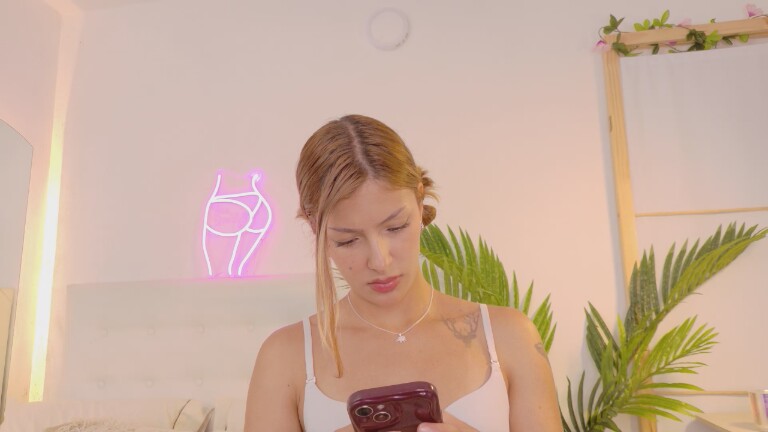 AmeAlcaraz's Streamate show and profile