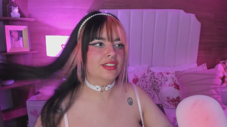 MaddieWaves's Streamate show and profile