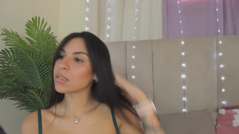 ToriMayer's Streamate show and profile