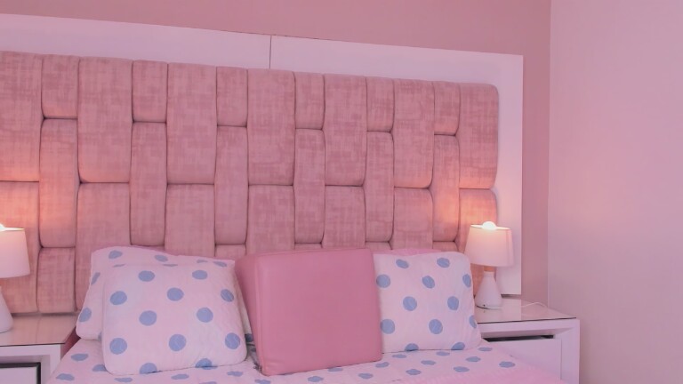 SophiaColinns's Streamate show and profile