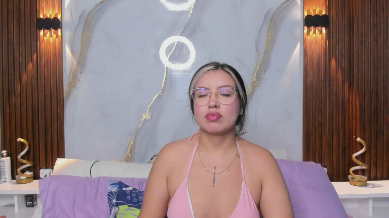 AbbyHanze's Streamate show and profile