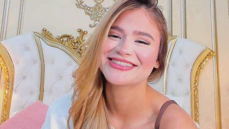 DulceHall's Streamate show and profile