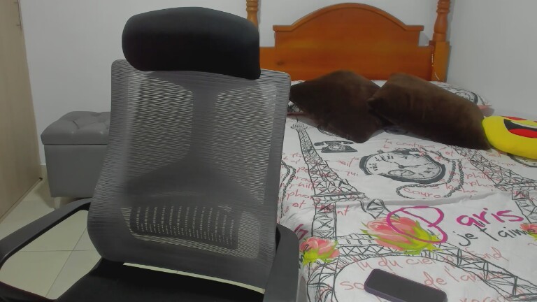 Yara_Zaynab's Streamate show and profile