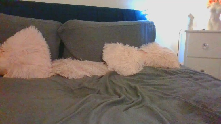 NaughtyLeahUK's Streamate show and profile