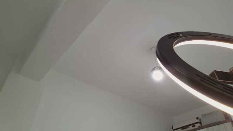 EMYILIA's Streamate show and profile