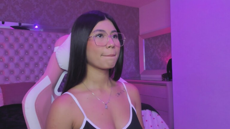 LylaKarl's Streamate show and profile