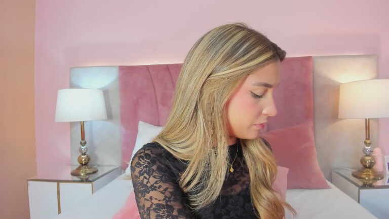 AriannaDuque's Streamate show and profile