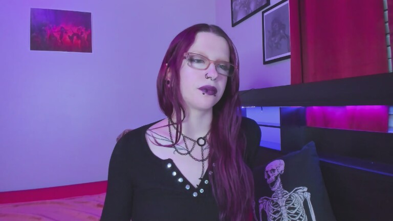 NikkiVill's Streamate show and profile