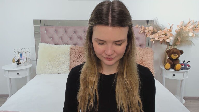 Reneswee's Streamate show and profile