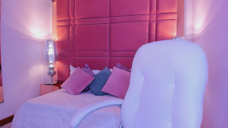 VictoriaHannz's Streamate show and profile