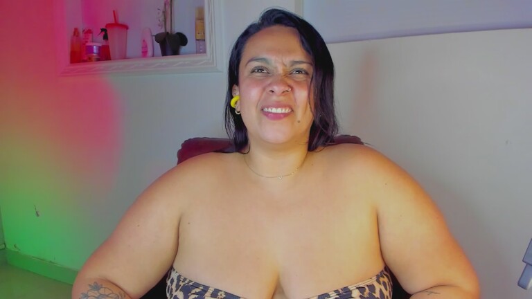Nina_Lisboah's Streamate show and profile