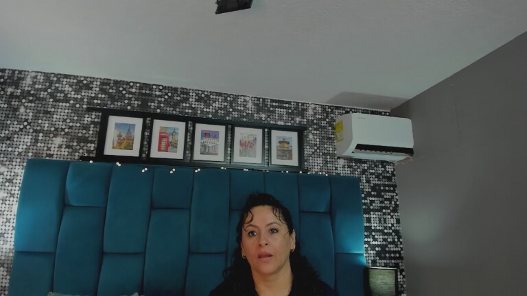 hannymilf's Streamate show and profile