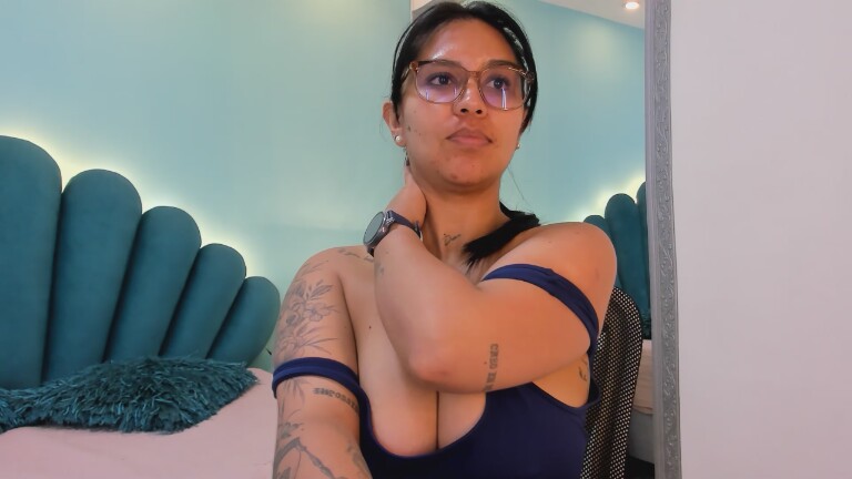AnnaChloe's Streamate show and profile