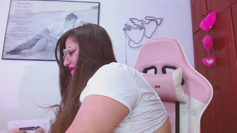 AmelieRouse's Streamate show and profile