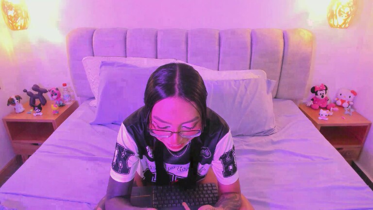 KathNoir's Streamate show and profile