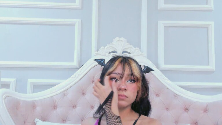 Alisha_Kitty's Streamate show and profile