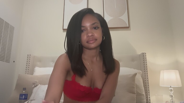 HalleTheStar's Streamate show and profile