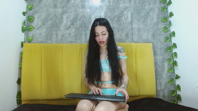 ameliacutecm101's Streamate show and profile