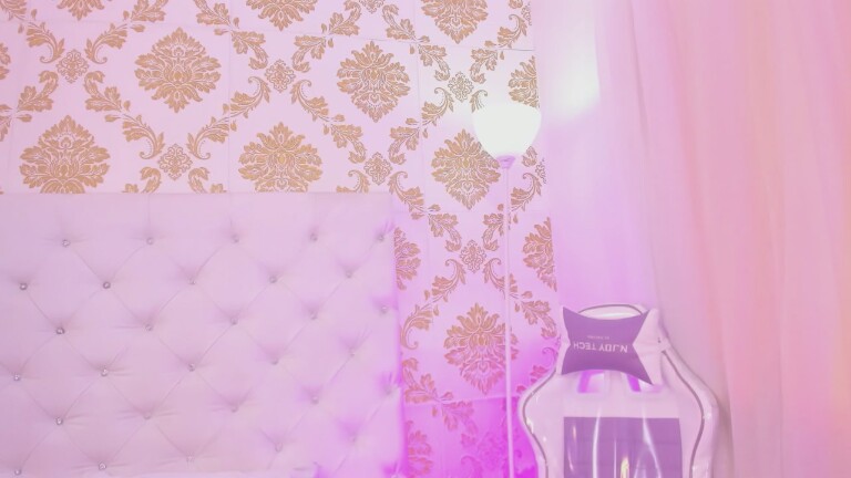 EMA_LAMBERT's Streamate show and profile