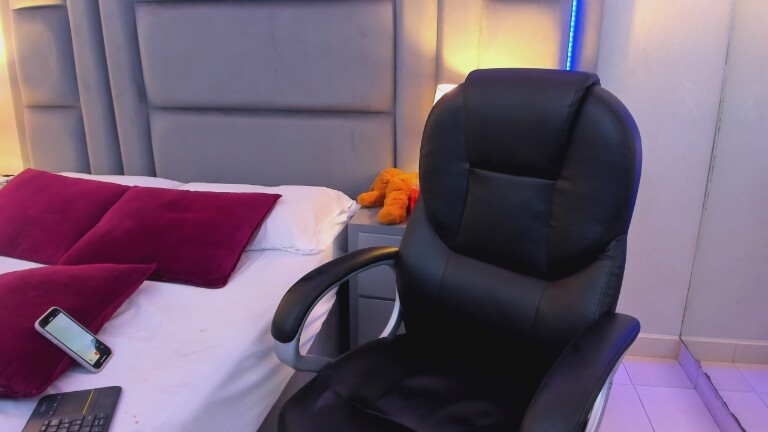 EllaEvanz's Streamate show and profile