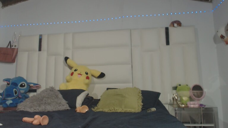 LuU18's Streamate show and profile