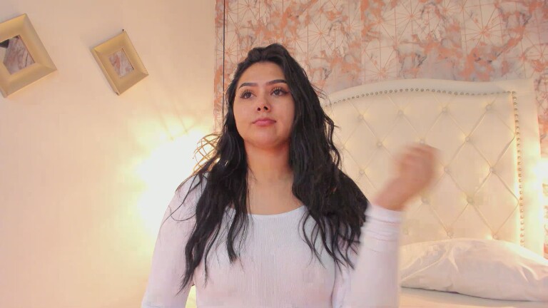 SaharaLyn's Streamate show and profile