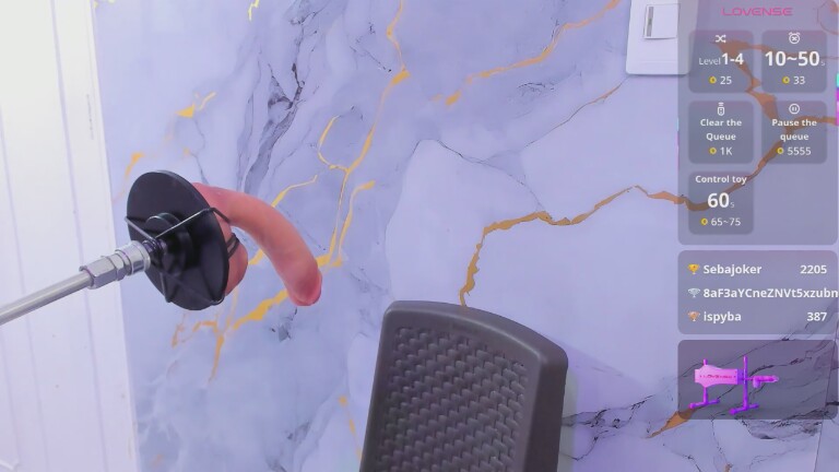 elizabeth_liones19's Streamate show and profile