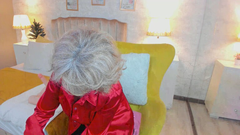 MoulinLamour's Streamate show and profile