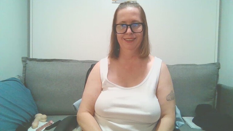 SWEETandNAUGHTY21's Streamate show and profile