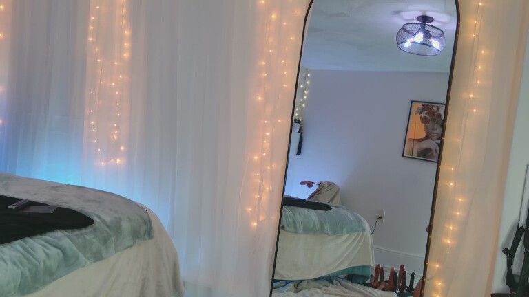 SavanahLinn's Streamate show and profile