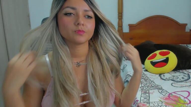 Yara_Zaynab's Streamate show and profile