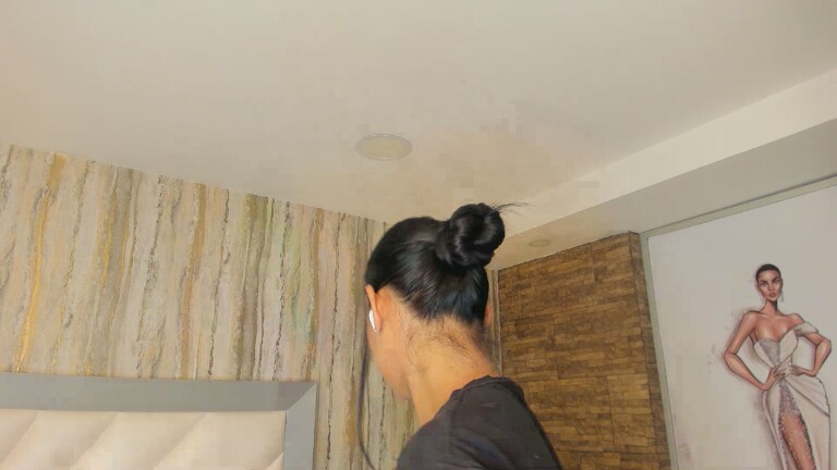 Sara_Hanniston's Streamate show and profile