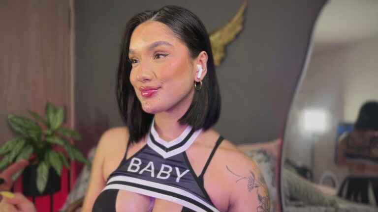 Lotie_Cox's Streamate show and profile