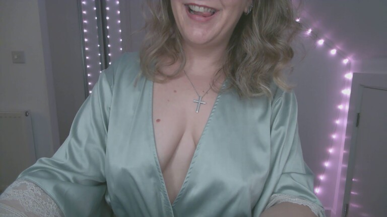 LadybirdXoX's Streamate show and profile
