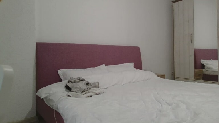 EMYILIA's Streamate show and profile