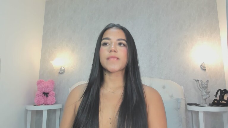 EmmilyMartinez's Streamate show and profile
