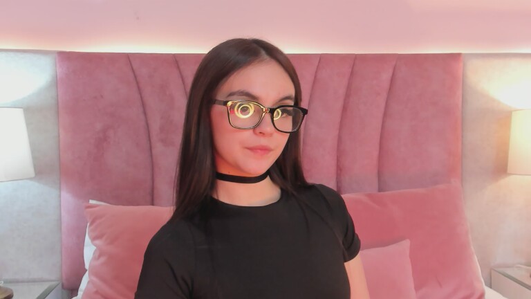 EmmaWeest's Streamate show and profile