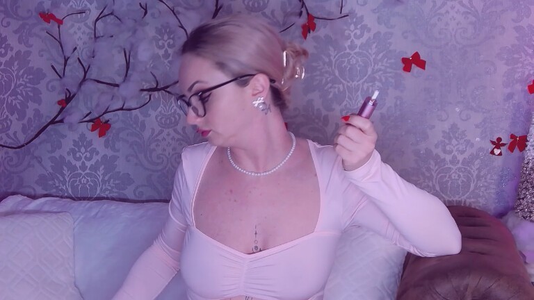 EllianaReese's Streamate show and profile