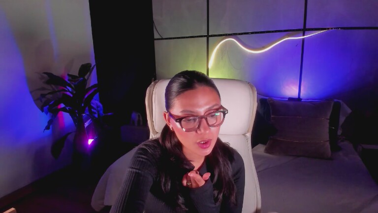 EmiilyMazzon's Streamate show and profile