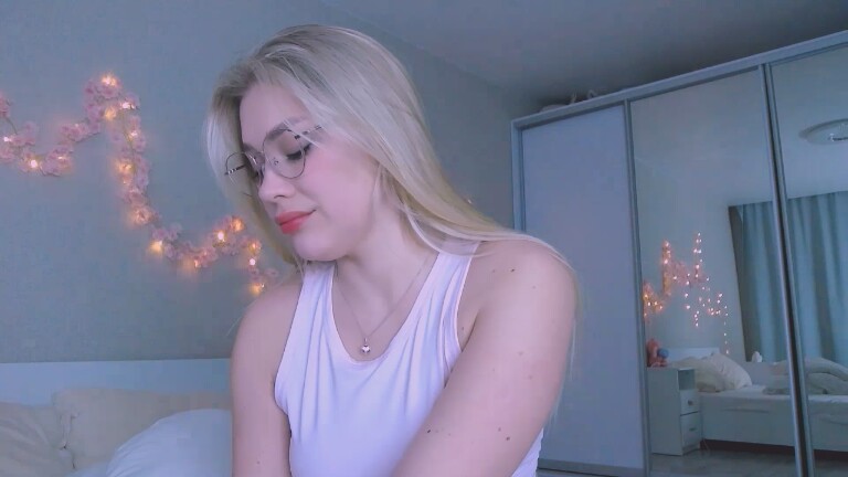 DianaLuna's Streamate show and profile