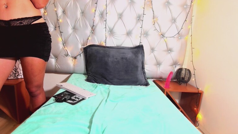 kloee_Sweet's Streamate show and profile