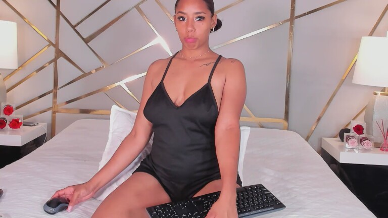 KiraHill's Streamate show and profile