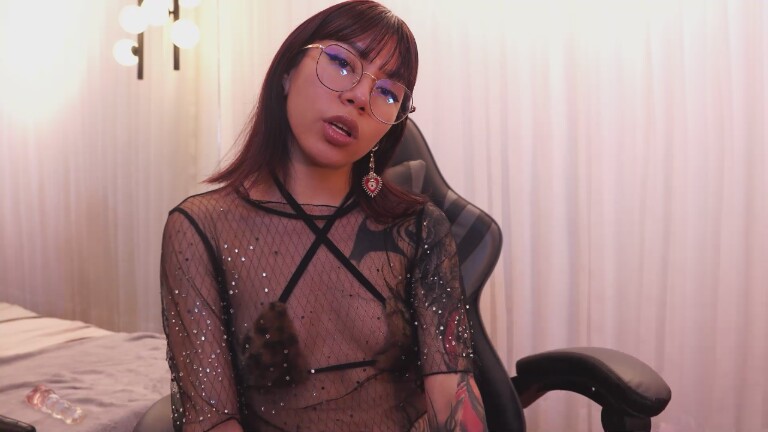 ZaraMiiuw's Streamate show and profile