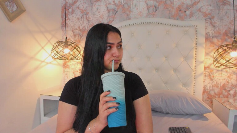 SaharaLyn's Streamate show and profile